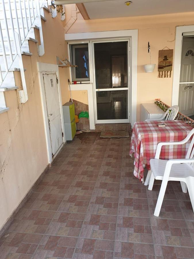 Anna Apartments Néa Péramos Εξωτερικό φωτογραφία